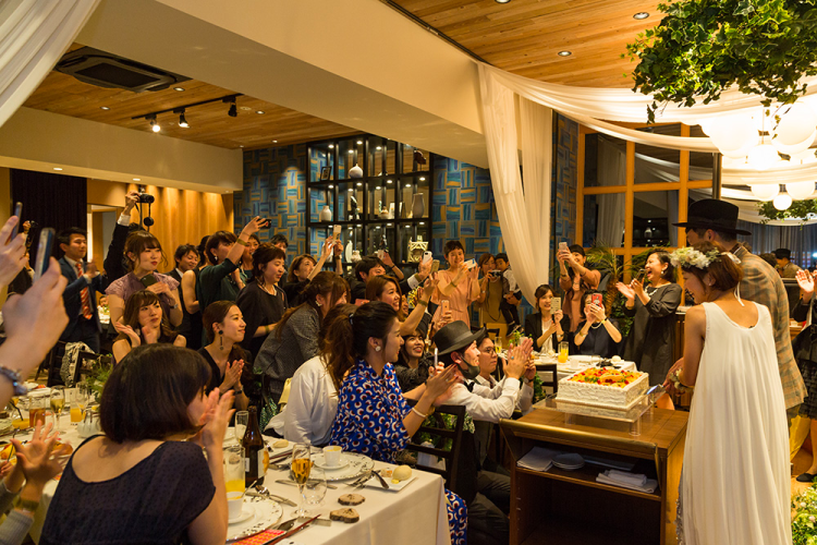 2部制ウェディング〈家族食事会・友人パーティー〉 イメージ